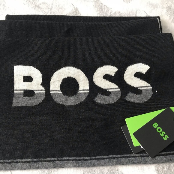 BNWT HUGO BOSS SCARF - Picture 3 of 7